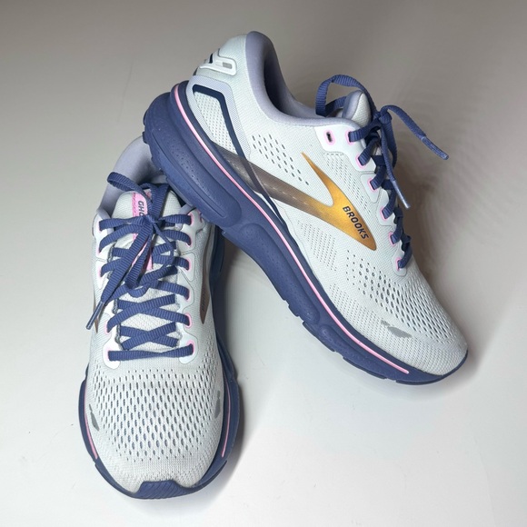 Brooks Women’s Ghost 15 Athletic Running Sneakers Size- 8 M - Picture 9 of 10